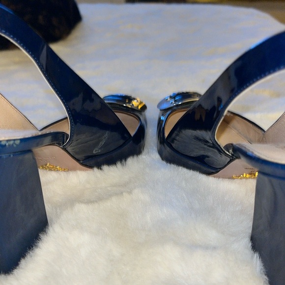 🔥 PRADA Luxury Blue Patent Leather Heels w/Buckle size: 39  🔥 - Picture 9 of 17